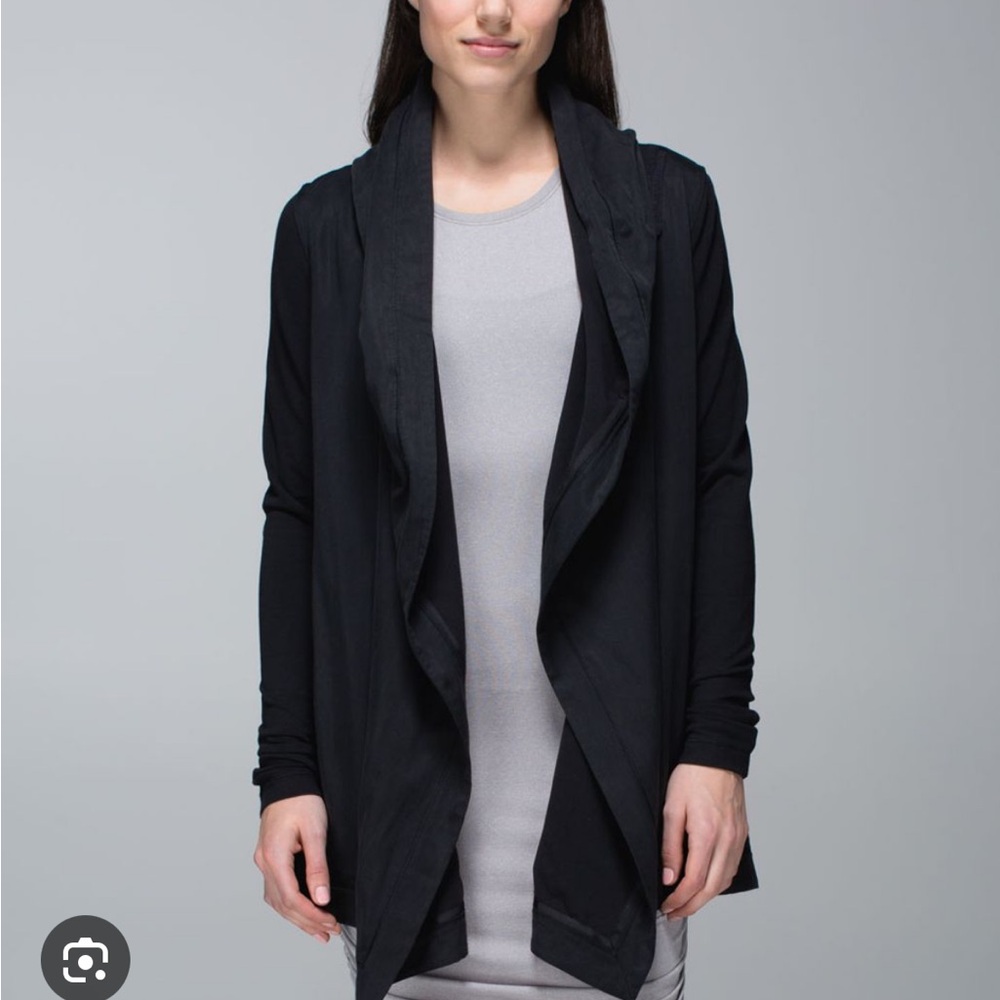 Lululemon Athletica blissed out wrap in navy